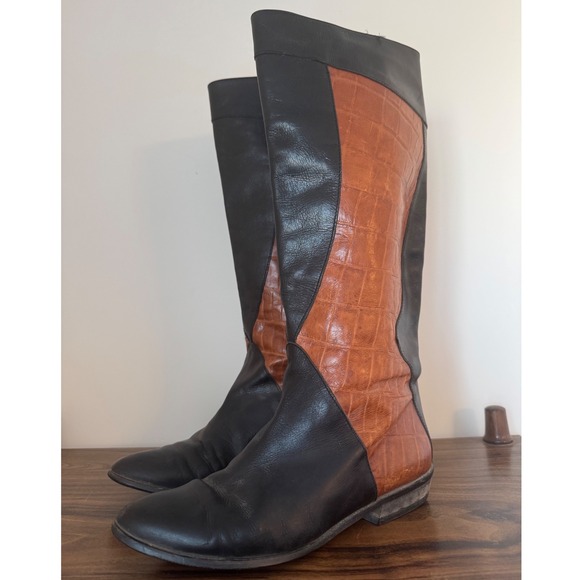 Vintage Black and Tan Heeled Boots - Picture 2 of 9